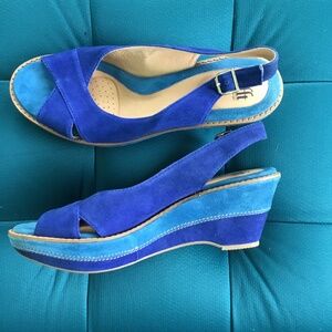 NWOT- Sofft -Blue Two-Tone Suede Comfort Wedge Sandals-Cushion Padded- 11 NEW